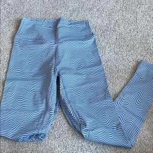 Vitality Wave Pattern Leggings